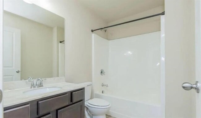 Building Photo - 3369 Castleberry Village Cir