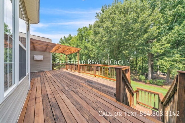 Building Photo - 417 Summergreen Way