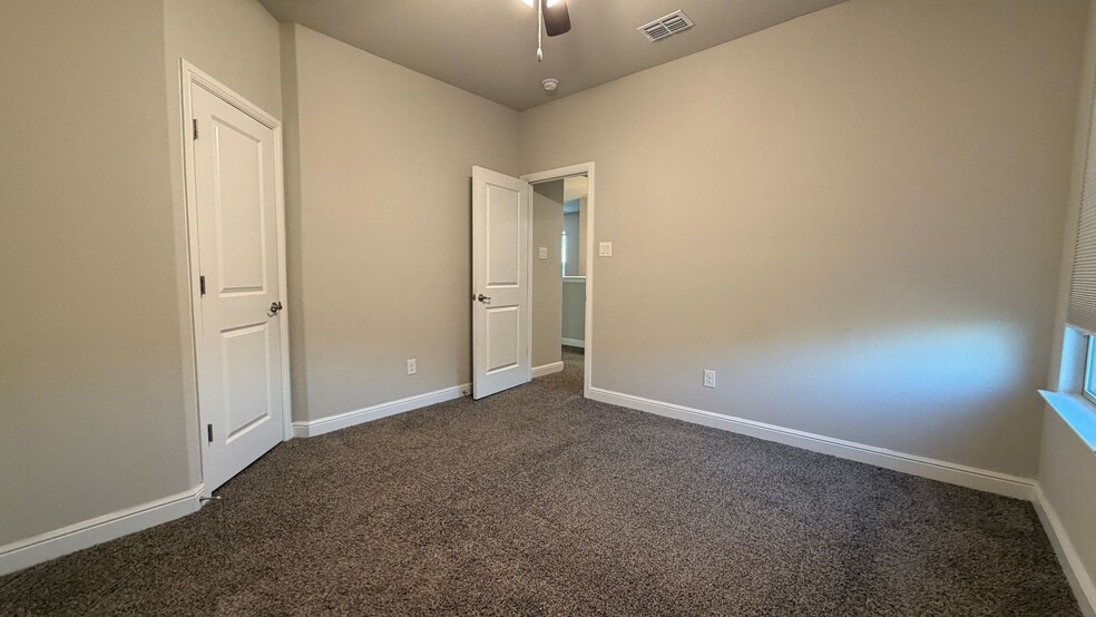 Building Photo - 1654 Reed Dr