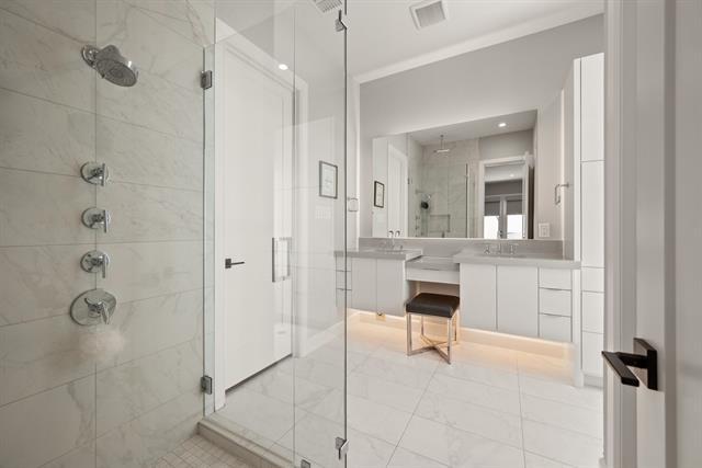 Building Photo - 2850 Lakeside Pkwy