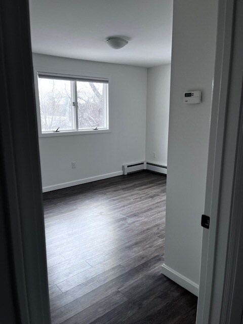 Building Photo - 172 S Maple St