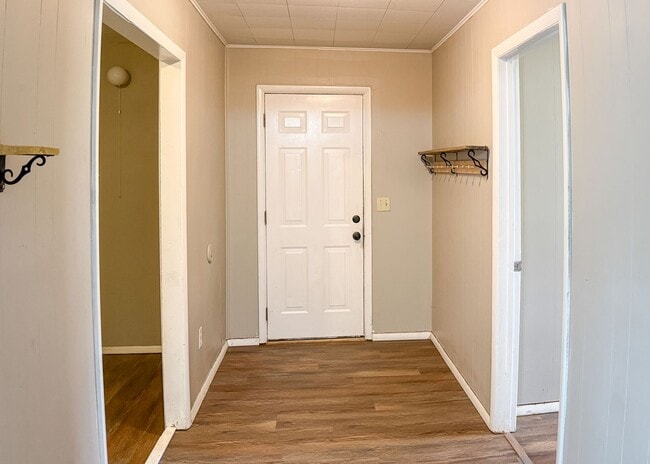 Building Photo - $500 OFF FIRST MONTHS RENT | 2.5 ACRE LOT! 4 Beds in Central Edmond!