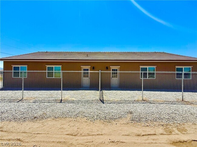 Building Photo - 461 Comstock Ave