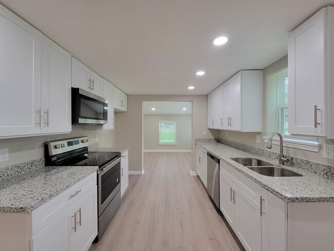 Building Photo - 1107 Roosevelt