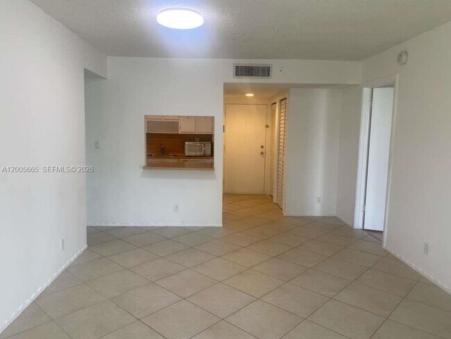 Building Photo - 220 Lakeview Dr