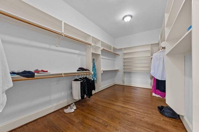 Building Photo - 450 Cox Rd