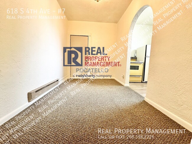 Building Photo - 618 S 4th Ave