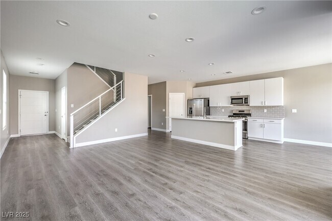 Building Photo - 3718 Paseo de Paz Ave