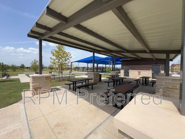 Building Photo - 2829 Shimmer Edge Dr