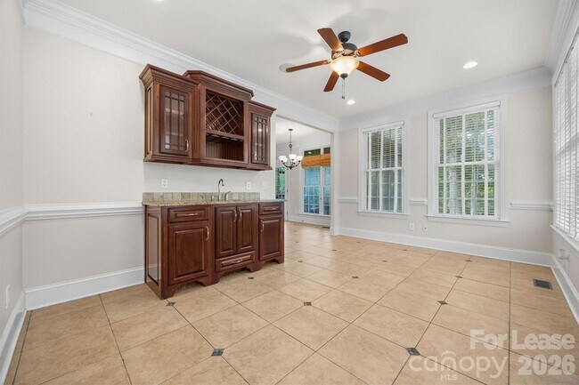 Building Photo - 334 Stonecliff Ln