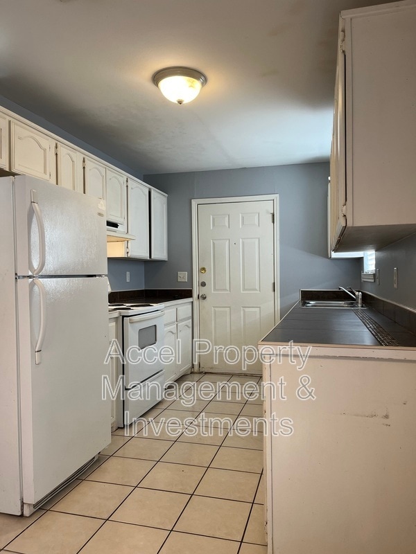 Building Photo - 1522 W Nolana Ave