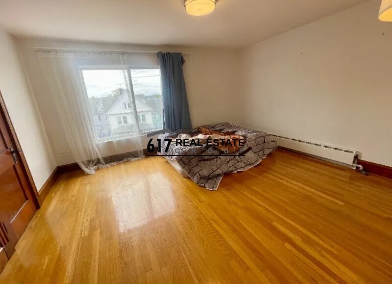 Building Photo - 449 Broadway