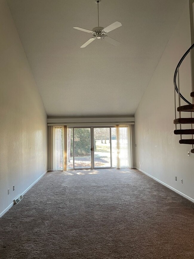 Building Photo - For Lease / Rent