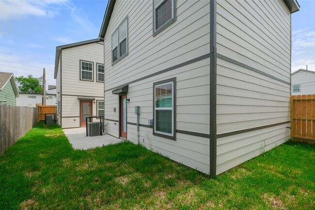 Building Photo - 6434 New York St