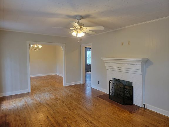 Building Photo - 804 Davis Ave