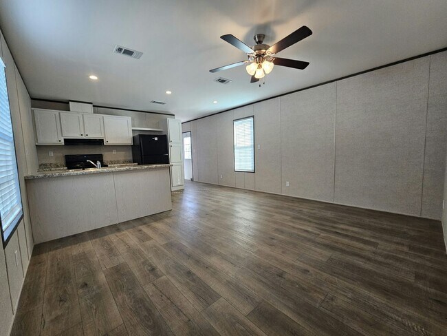 Building Photo - 1022 Myakka Dr