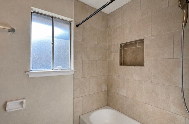 Building Photo - 101 Lottie Ln