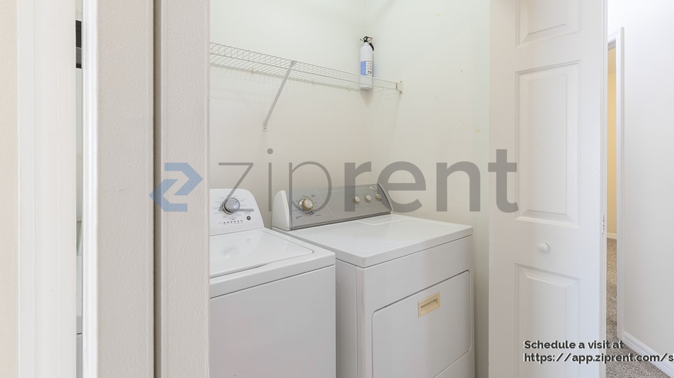 Building Photo - 10679 Regent Square Dr