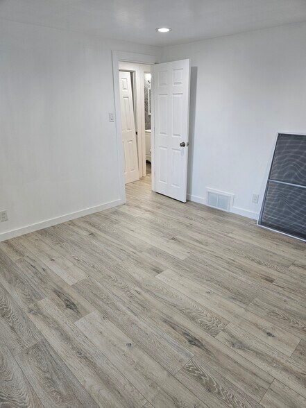 Bedroom 1 - 4355 Coleridge St