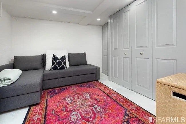 Building Photo - 2096 Pine St