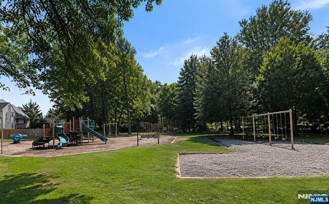 Building Photo - 111 Ramille Ct