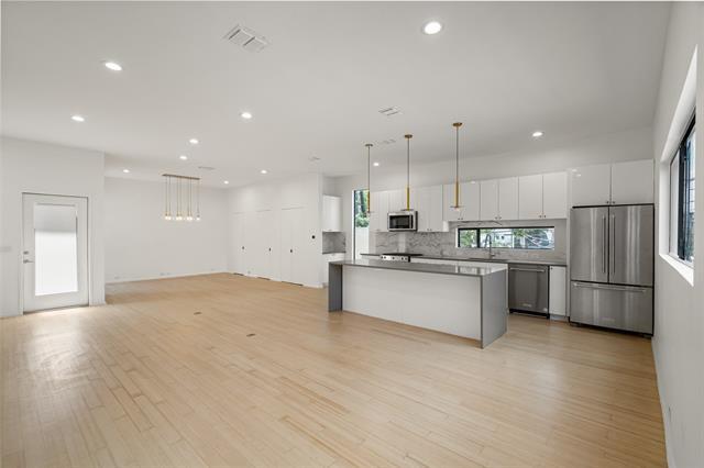 Building Photo - 4230 Munger Ave