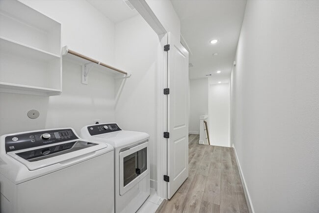 Building Photo - 6644 Lozier St