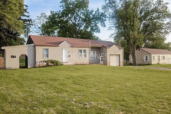 Building Photo - 10900 Pear Tree Ln