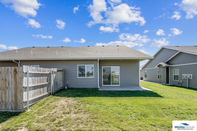 Building Photo - Newer 3 bedroom 2 bath duplex