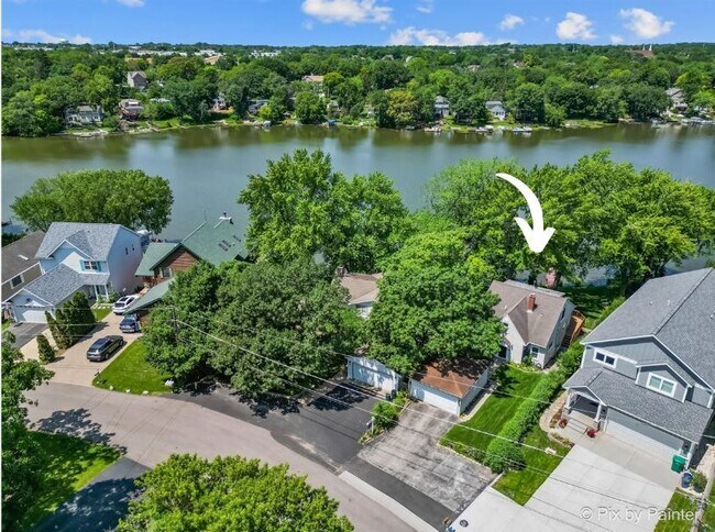 Primary Photo - 24060 N Lakeside Dr
