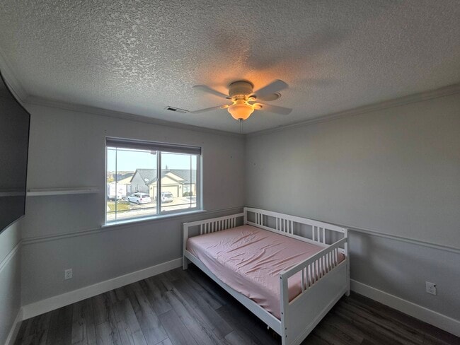 Building Photo - 4916 Laredo Dr