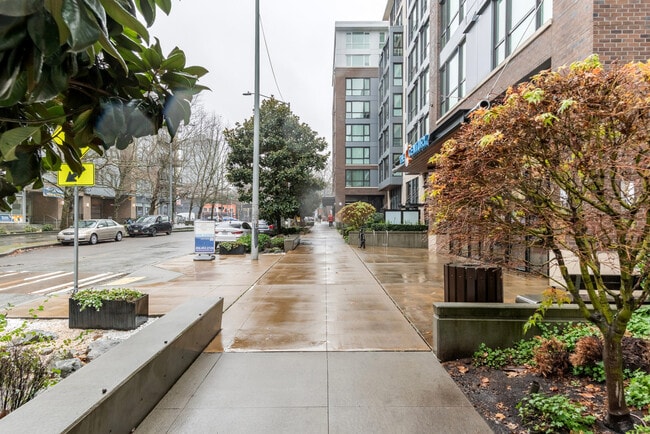 Building Photo - 101 Taylor Ave N