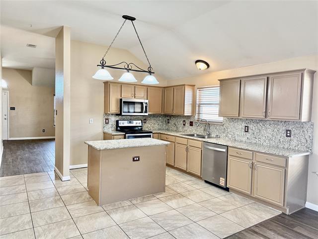 Building Photo - 6721 Waterlilly Dr