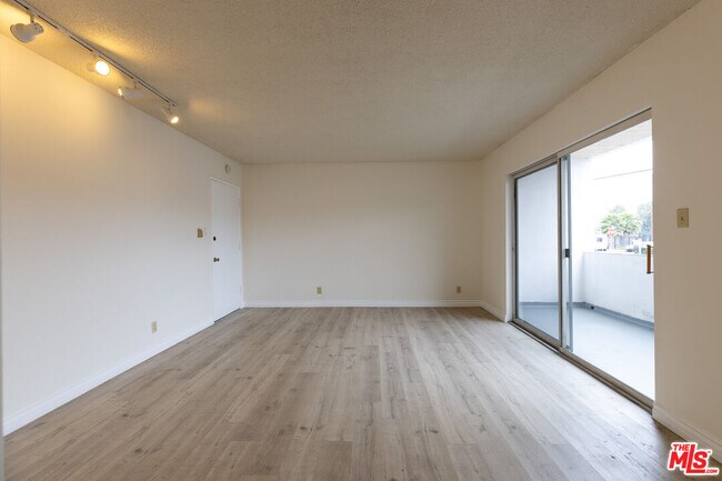 Building Photo - 1295 Federal Ave