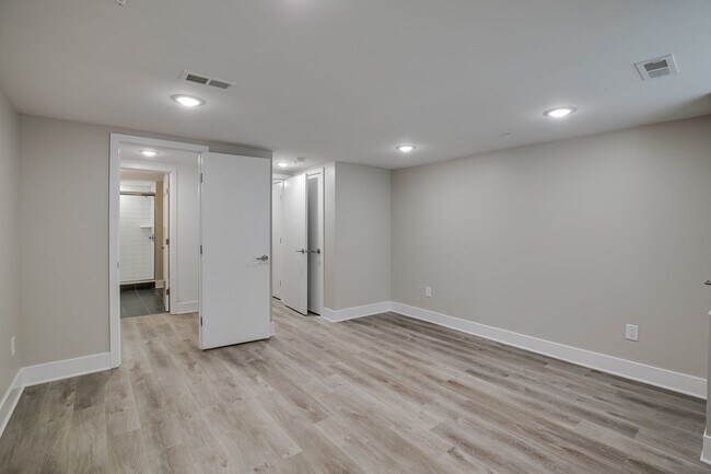Building Photo - 2017 N College Ave
