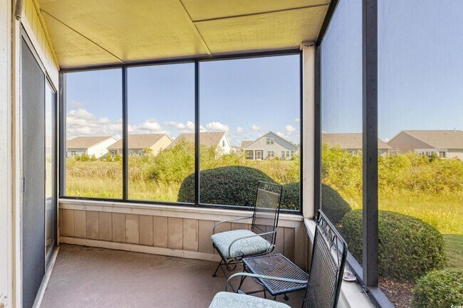 Building Photo - 4242 Pinehurst Cir