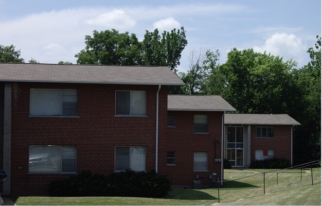 Madison Manor - The Averie by Haltere