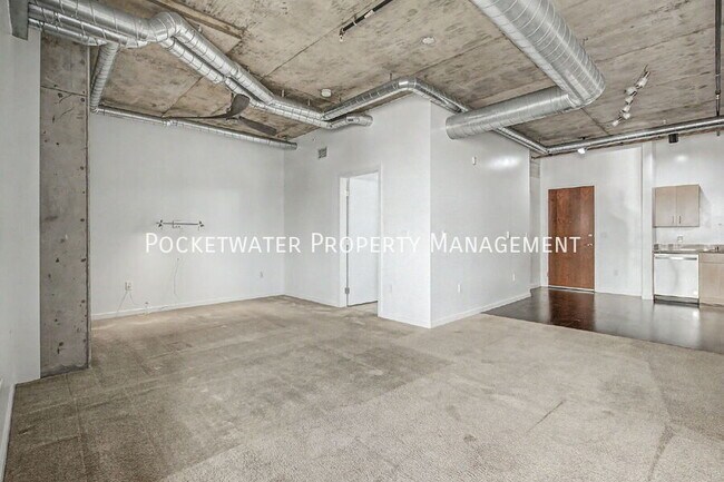 Building Photo - 3601 Arapahoe Ave