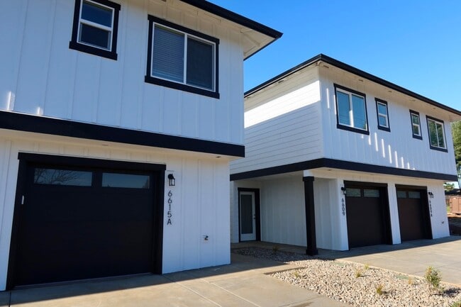 Building Photo - 6615 Devon Ave SE