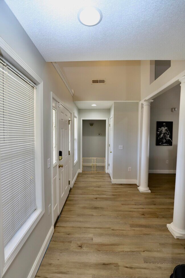 Building Photo - 3245 Arborwood Dr
