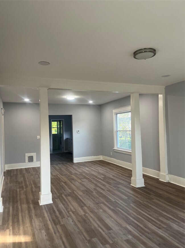 Building Photo - 36 Frederick St