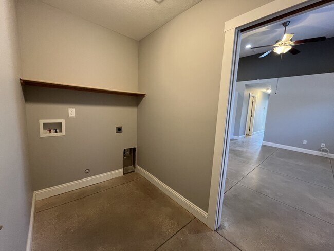 Building Photo - 5326 Hillside136