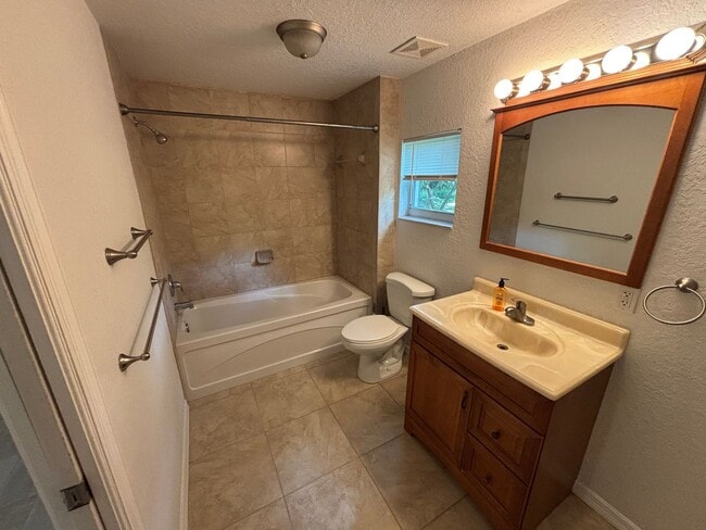 Building Photo - 3 Bedroom/ 2 Bath home in Micanopy