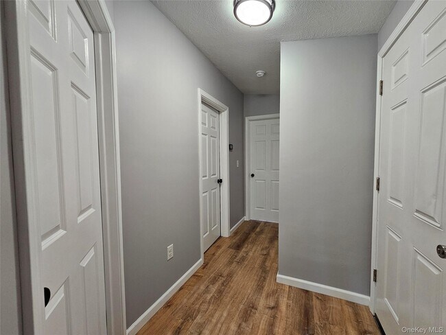 Building Photo - 334 Fair Oaks Rd