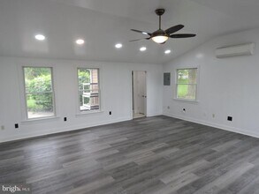 Building Photo - 6261 Patrick Henry Ct