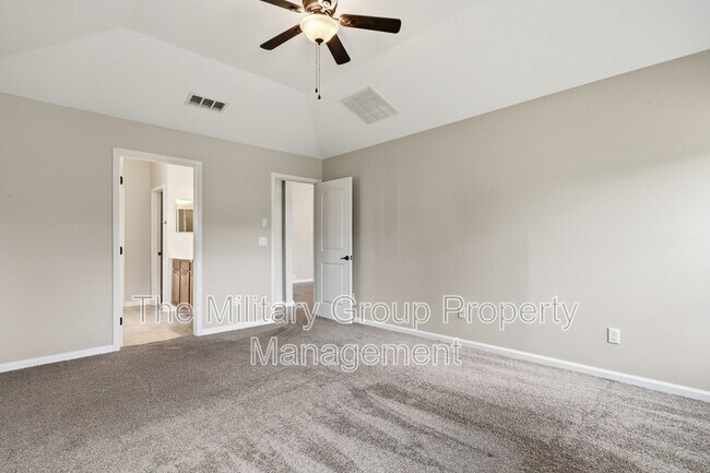 Building Photo - 374 Porta Rosa Circle