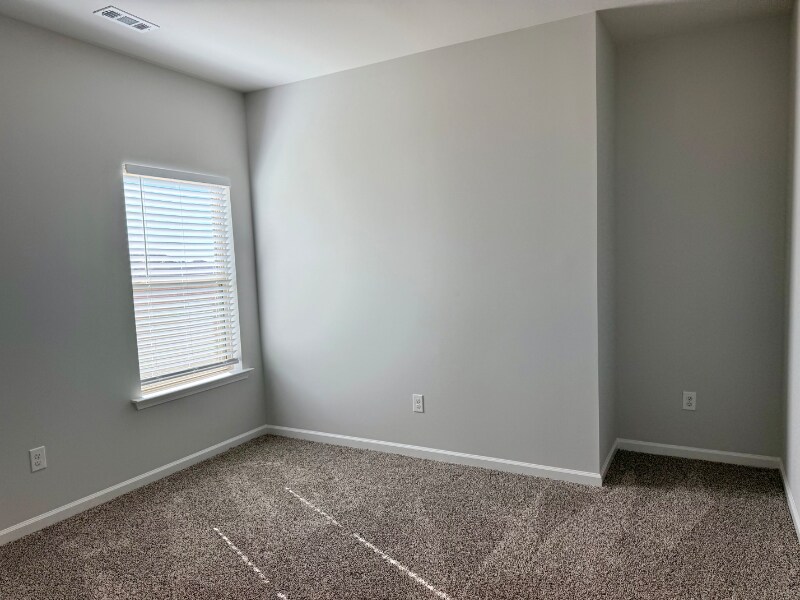 Building Photo - 160 High Leaf Dr