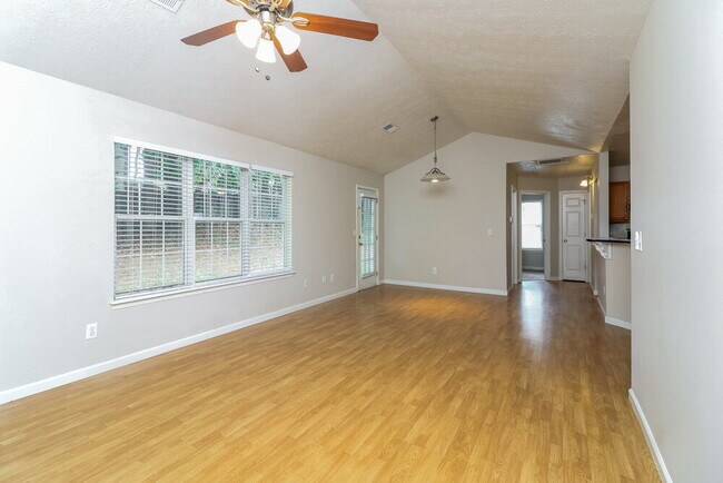 Building Photo - 2669 Lake Park Bend