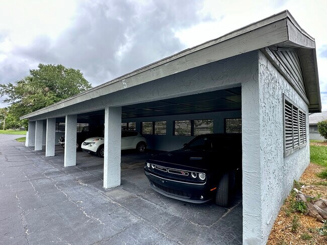 Building Photo - 251 Orange Grove Dr