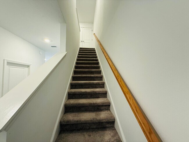 Building Photo - Townhome in The Townhomes of River Landing